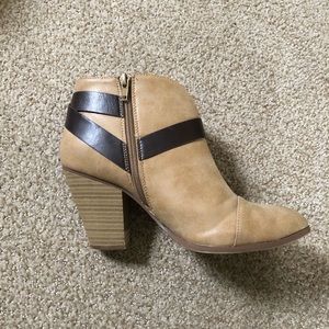$5 MOVING SALE  //  Beige  & Brown Booties